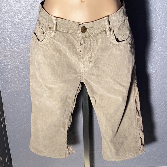 ALLSAINTS - long shorts: tan corduroy w pockets, belt hoops, button close - 32 - Picture 2 of 16